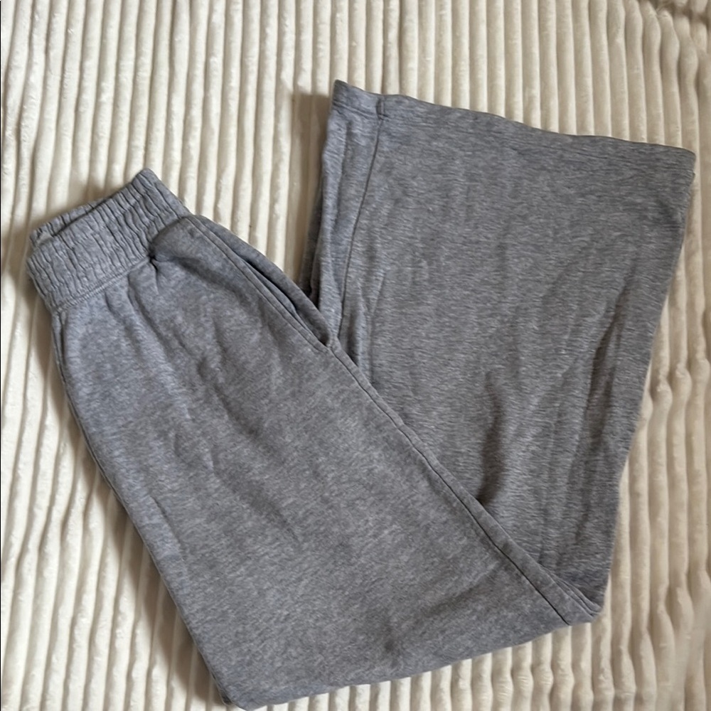 wide leg sweatpants